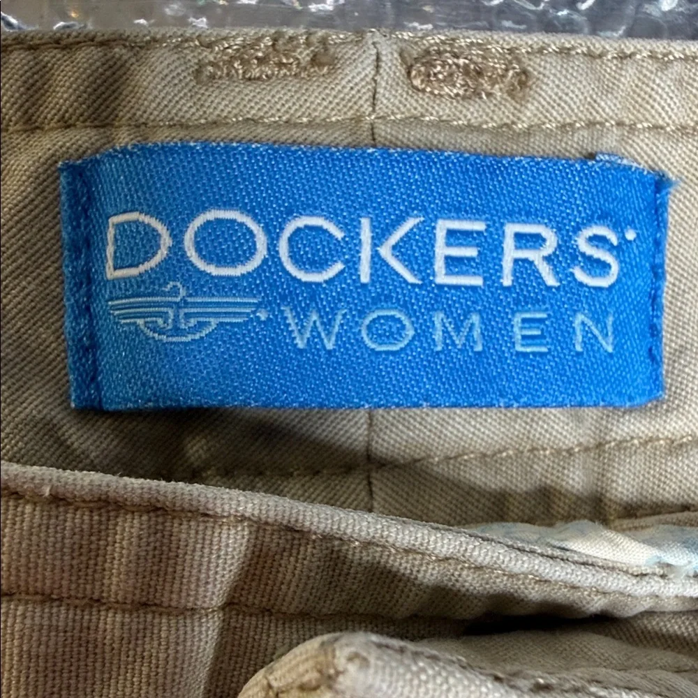Dockers Women's Tan Cargo Shorts